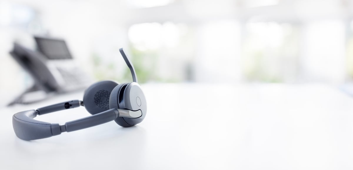 Customer service headset and computer setup